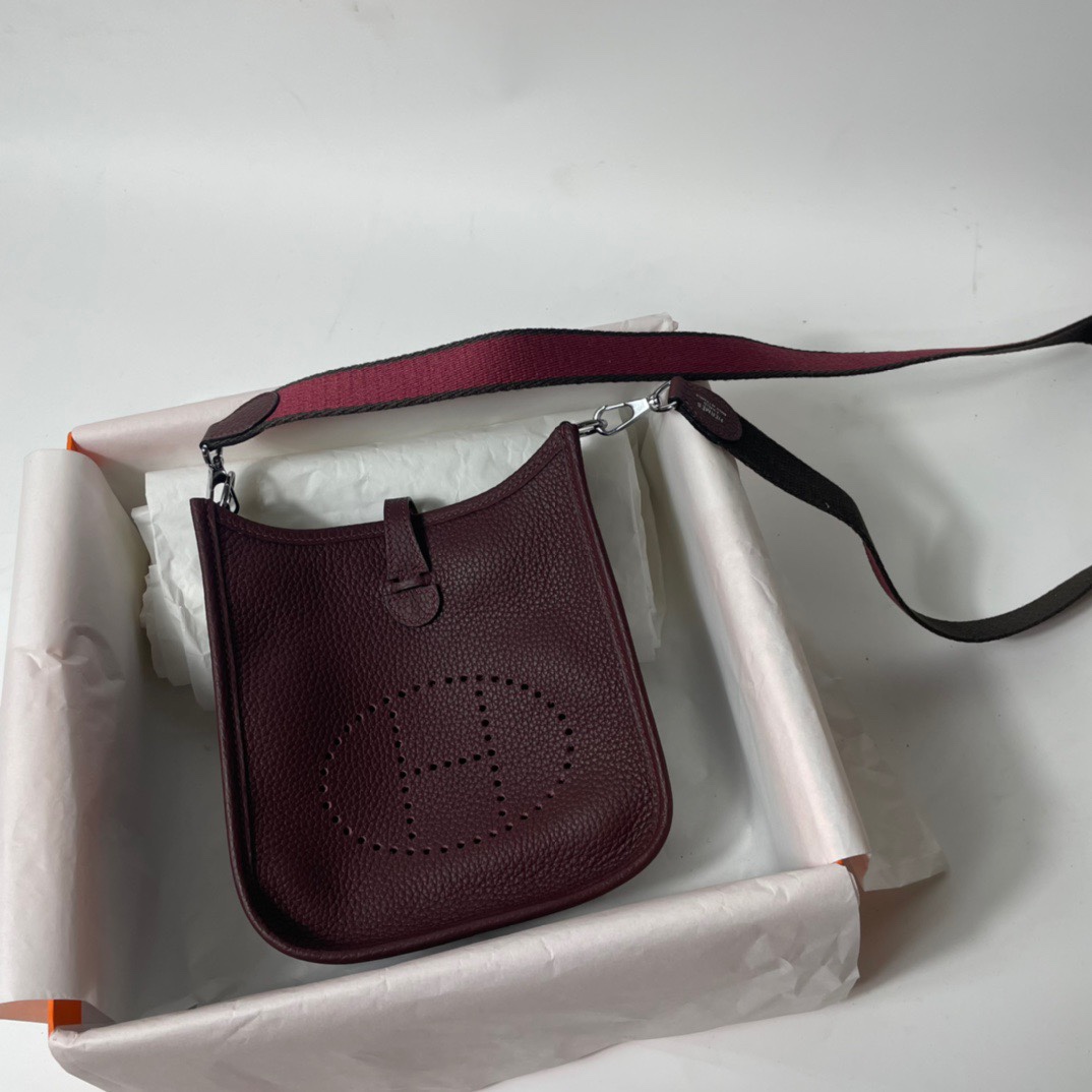 Hermes Evelyne 16 Amazone TPM Shoulder Bag In Bordeaux Clemence Leather